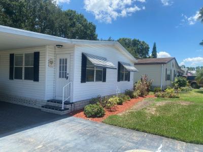 Photo 2 of 15 of home located at 113 E Hampton Dr Auburndale, FL 33823