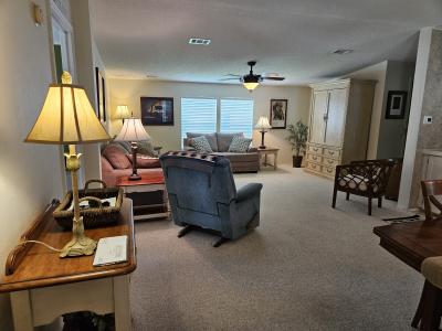 Photo 5 of 17 of home located at 562 Southhampton Blvd Auburndale, FL 33823