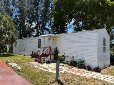 Photo 2 of 18 of home located at 5366 S.w. 32nd Street Davie, FL 33314