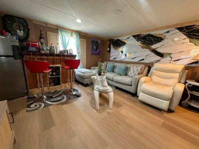 Photo 4 of 18 of home located at 5366 S.w. 32nd Street Davie, FL 33314