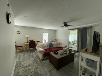 Photo 3 of 20 of home located at 35945 Citrus Blvd. Grand Island, FL 32735