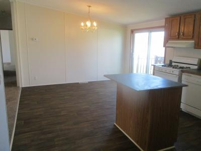 Photo 3 of 10 of home located at 4245 W. Jolly Rd. Lot #211 Lansing, MI 48911