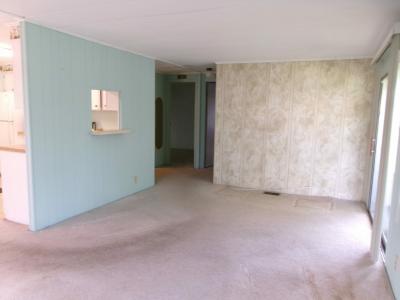 Photo 3 of 13 of home located at 7100 Ulmerton Rd - Lot 1019 Largo, FL 33771