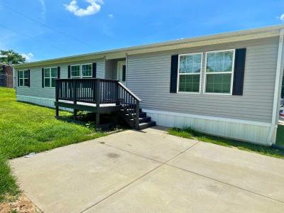 Mobile Home at 401 Oakleaf Dr Saint Charles, MO 63301