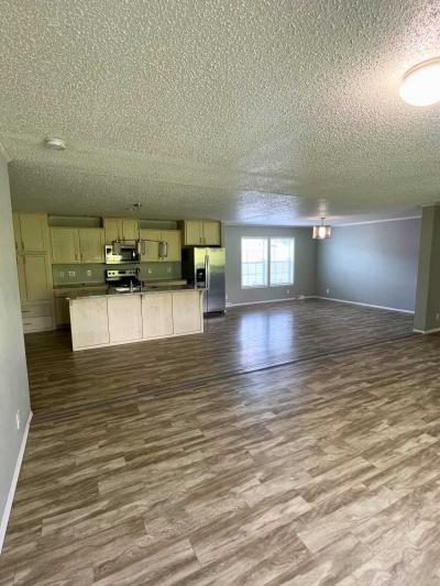 Photo 3 of 6 of home located at 401 Oakleaf Dr Saint Charles, MO 63301