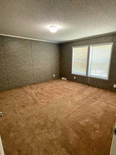 Photo 4 of 6 of home located at 401 Oakleaf Dr Saint Charles, MO 63301