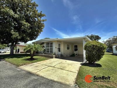 Photo 2 of 37 of home located at 46 Lavender Lane Eustis, FL 32726
