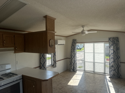 Photo 3 of 10 of home located at 1880 Williams Rd Moore Haven, FL 33471
