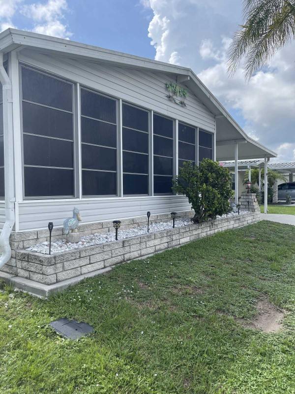 2004  Mobile Home For Sale