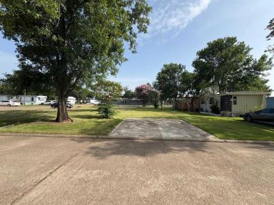 Mobile Home at 215 Stratton Ridge Rd Vacant Lot #80 Clute, TX 77531