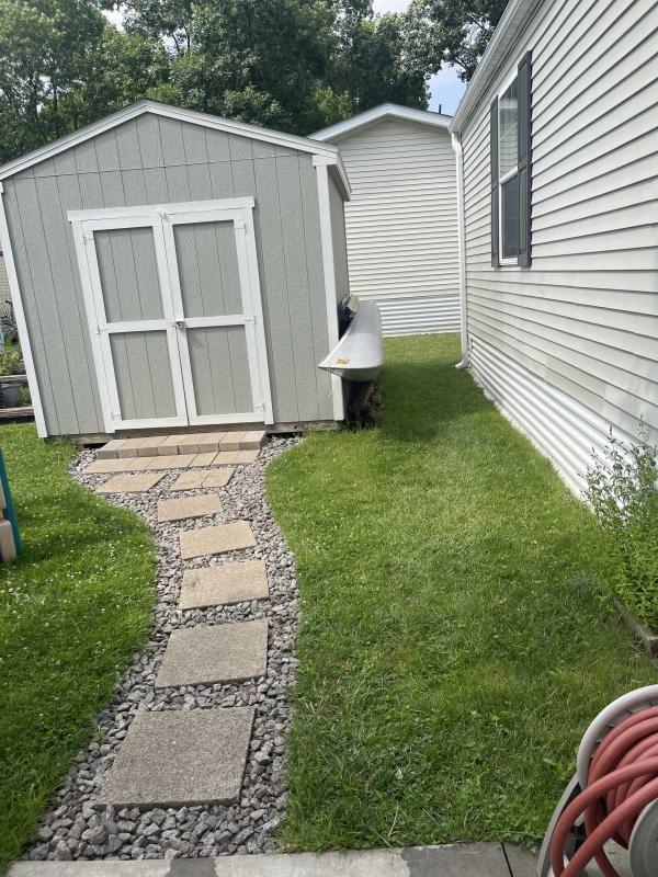 Clayton Homes 7616-8809 Mobile Home