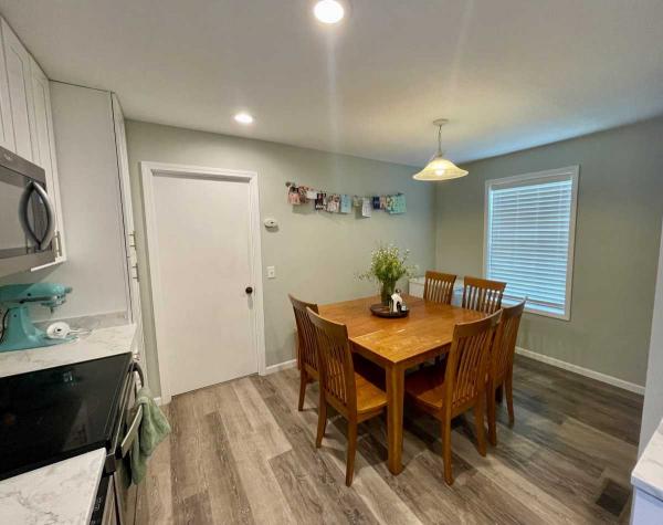 Clayton Homes 7616-8809 Mobile Home