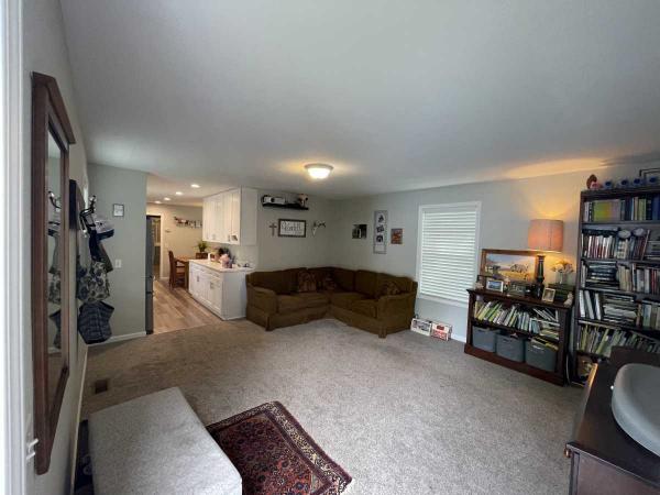 Clayton Homes 7616-8809 Mobile Home