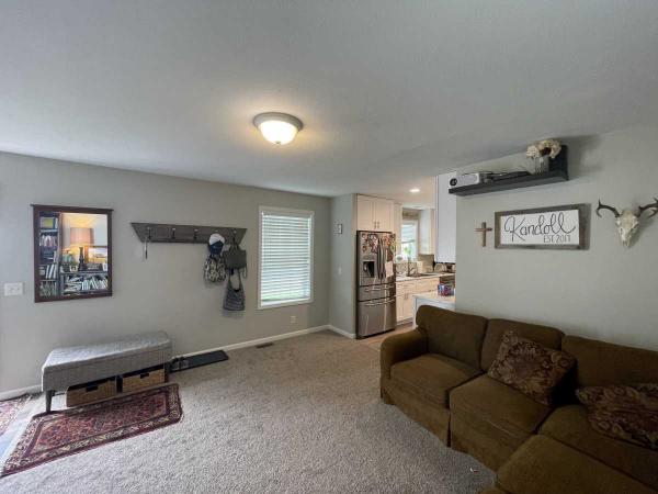 Clayton Homes 7616-8809 Mobile Home