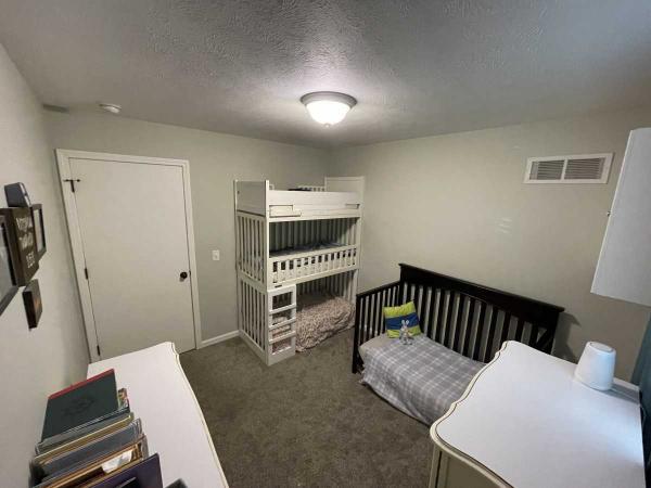 Clayton Homes 7616-8809 Mobile Home