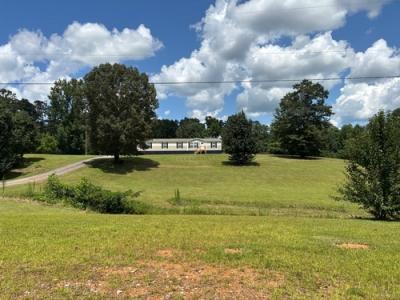 Photo 2 of 25 of home located at 4960 Hollis Goodwin Dora, AL 35062