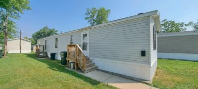 Photo 5 of 23 of home located at 526 Jennifer Drive Lynwood, IL 60411