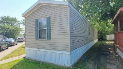Photo 5 of 17 of home located at 722 Michelle Drive Lynwood, IL 60411