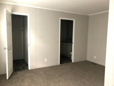 Photo 3 of 10 of home located at 1269 Dorre Dr Troy, MI 48083