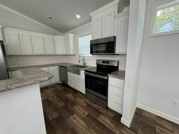 2022 Oak Creek Homes - Houston Mobile Home For Sale