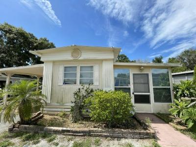Mobile Home at 13222 Grape Avenue Grand Island, FL 32735