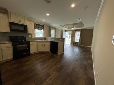 Photo 4 of 35 of home located at 3000 Us Hwy 17/92 W Lot #585 Haines City, FL 33844