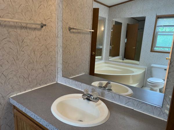 2002 Schult M307874AB Mobile Home
