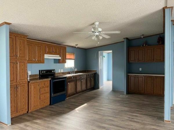 2005 327 Mobile Home