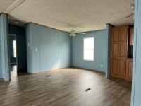 2005 327 Mobile Home