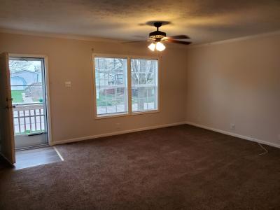 Photo 2 of 12 of home located at 39267 Pueblo Dr Romulus, MI 48174