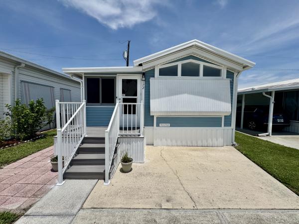 Photo 1 of 2 of home located at 172 Valencia Road Palmetto, FL 34221