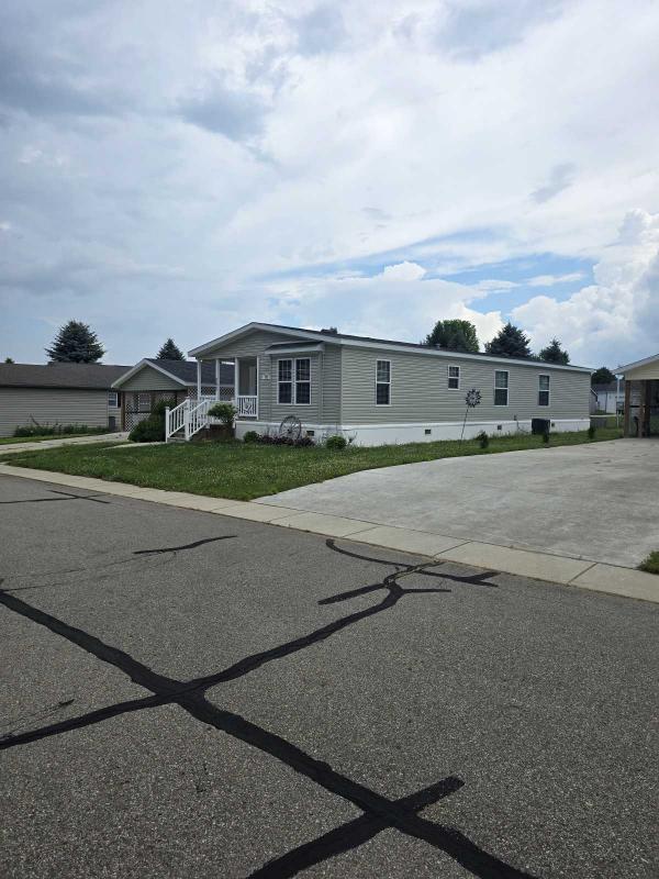2018 Champion  Cedar Cove Mobile Home