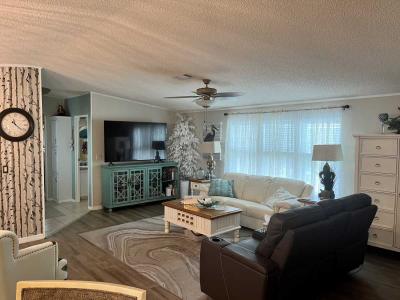 Photo 4 of 26 of home located at 1004 Carefree Parkway Sebring, FL 33872