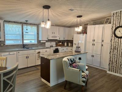 Photo 3 of 26 of home located at 1004 Carefree Parkway Sebring, FL 33872
