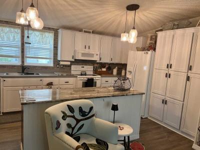 Photo 5 of 26 of home located at 1004 Carefree Parkway Sebring, FL 33872