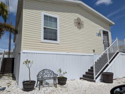 Photo 2 of 15 of home located at 104 1st Ave Venice, FL 34285