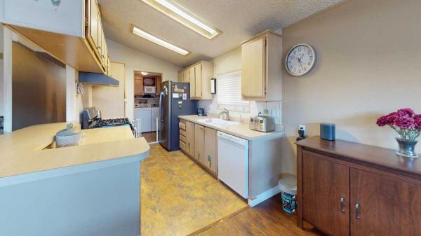 1989 Goldenwest Manufactured Home