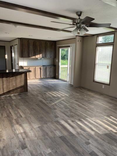 Photo 4 of 9 of home located at 128 Riverbank Run Hampton, TN 37658