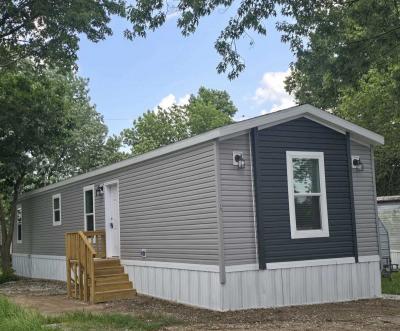 Photo 4 of 12 of home located at 4511 Dirt Rd #39 Joplin, MO 64801
