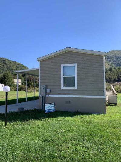 Photo 3 of 9 of home located at 128 Riverbank Run Hampton, TN 37658
