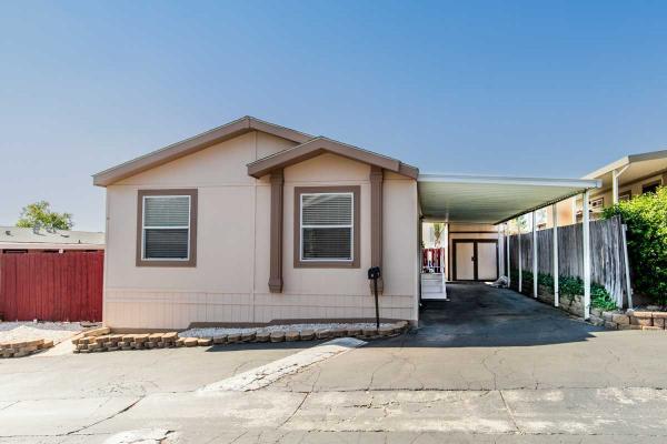 2000 Golden West Homes GC56002A Mobile Home