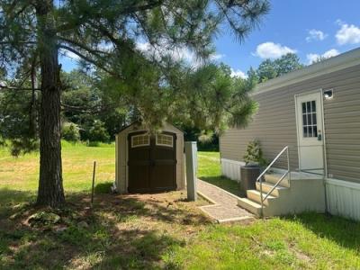 Photo 3 of 11 of home located at 875 Lock 5 Rd Roundhill, KY 42275