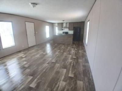 Photo 4 of 11 of home located at 875 Lock 5 Rd Roundhill, KY 42275