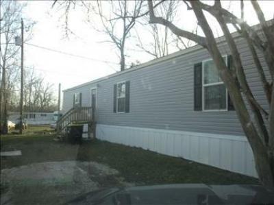 Mobile Home at 700 W Mcclellan St Trlr 15 Ponchatoula, LA 70454