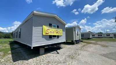 Mobile Home at 229 Main St Bean Station, TN 37708