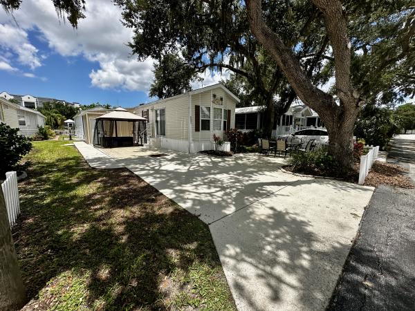 1998  Mobile Home For Sale