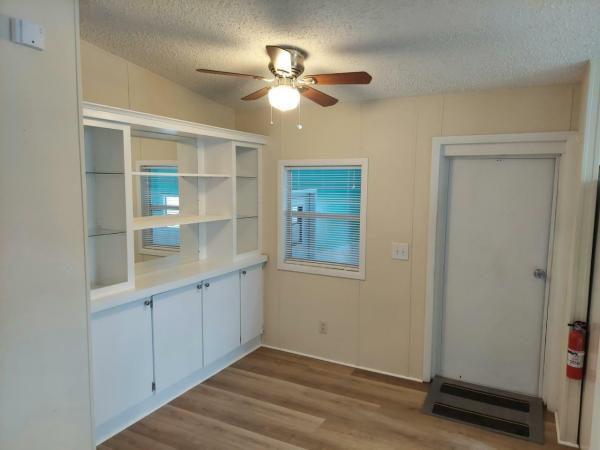 1990 Fleetwood Manufactured Home