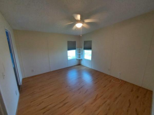 1990 Fleetwood Manufactured Home