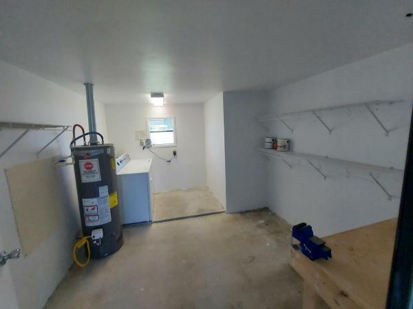 1990 Fleetwood Manufactured Home