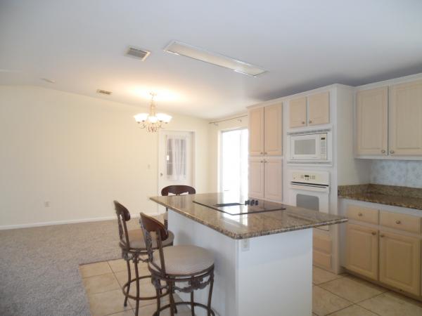 2005 Homes of Merit T17205 Mobile Home